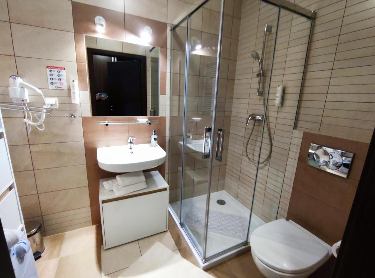Apartament Przy Hotelu Aquarius Kołobrzeg Exteriör bild